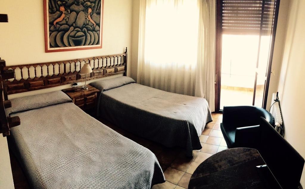 سانتاندر Hostal Mimosa الغرفة الصورة
